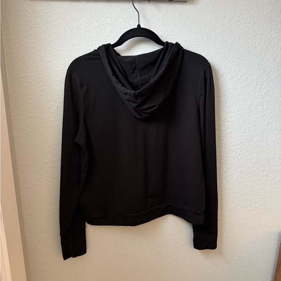 Vuori Halo Essential Hoodie - Picture 5 of 6